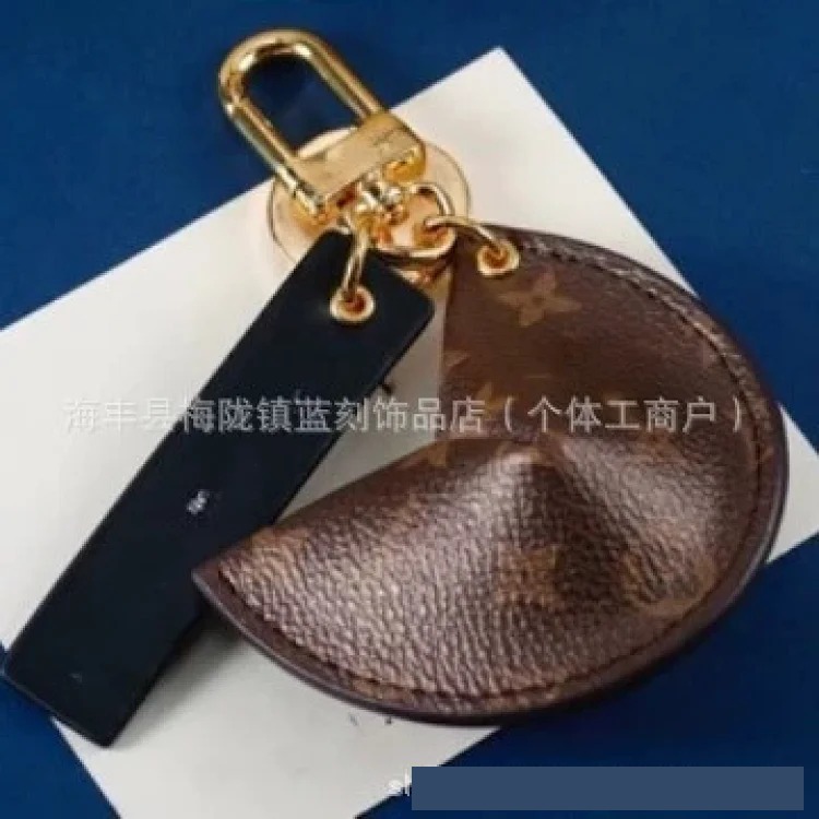 Letter jewelry bag hanging wholesale keychain pendant bag chain trendy brand titanium steel bag chain dropshipping