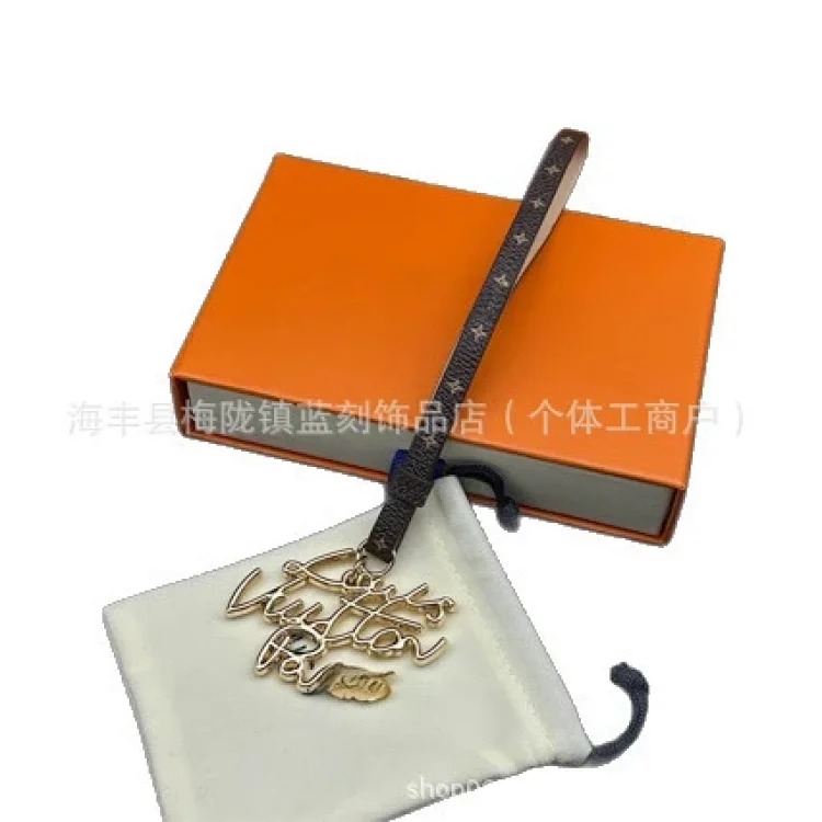 Letter jewelry bag hanging wholesale keychain pendant bag chain trendy brand titanium steel bag chain dropshipping