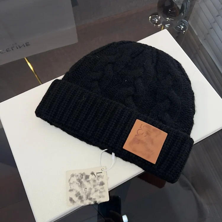 Lee Lowe 25 Autumn and Winter Contrast Color Leather Patch Ribbed Knit Hat Beanie Hat for Men and Women Available in Six Colors