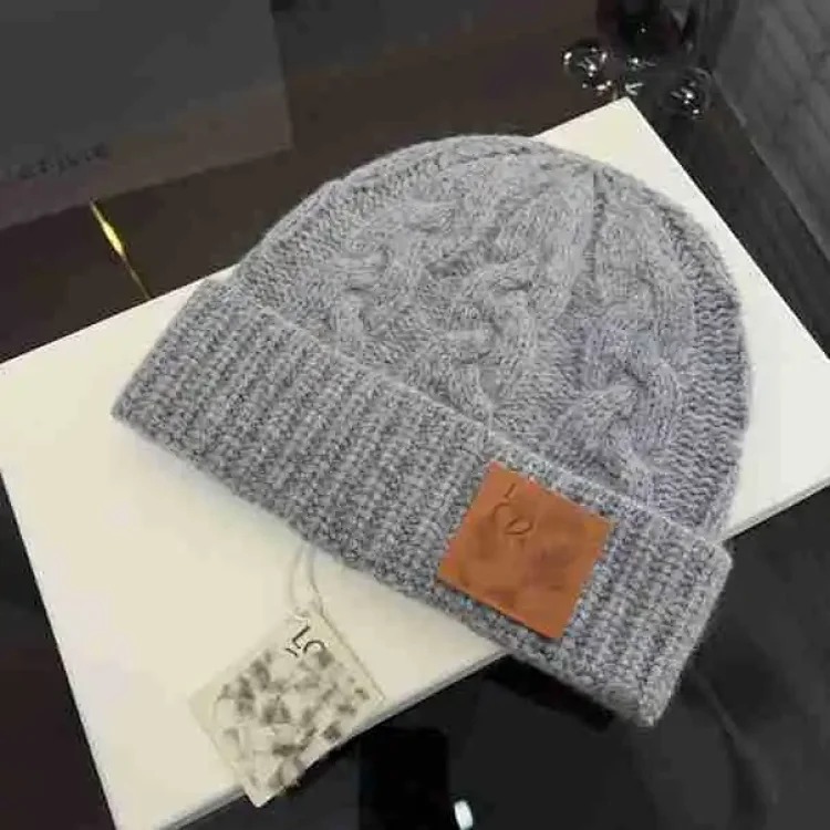 Lee Lowe 25 Autumn and Winter Contrast Color Leather Patch Ribbed Knit Hat Beanie Hat for Men and Women Available in Six Colors