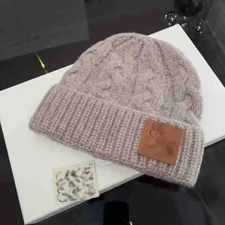 Lee Lowe 25 Autumn and Winter Contrast Color Leather Patch Ribbed Knit Hat Beanie Hat for Men and Women Available in Six Colors