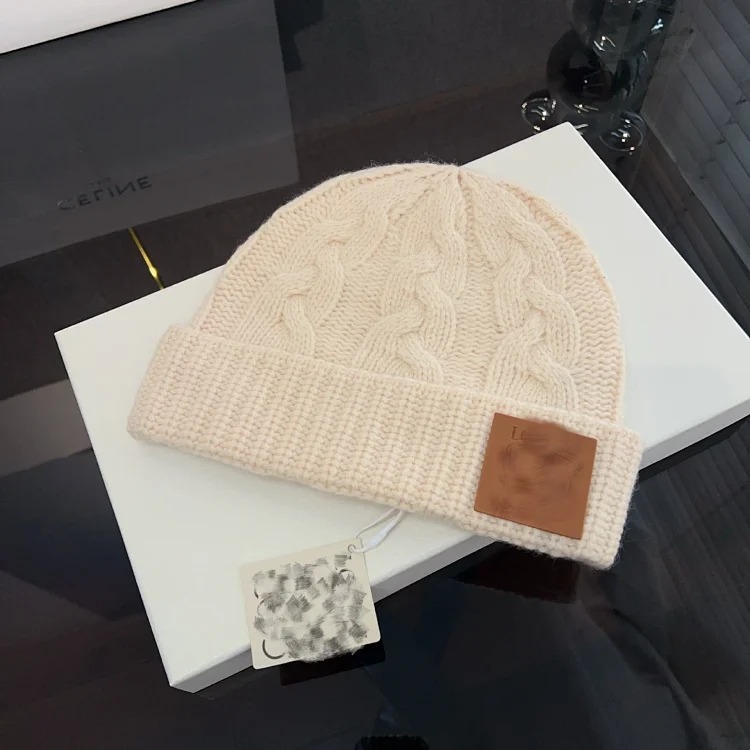 Lee Lowe 25 Autumn and Winter Contrast Color Leather Patch Ribbed Knit Hat Beanie Hat for Men and Women Available in Six Colors