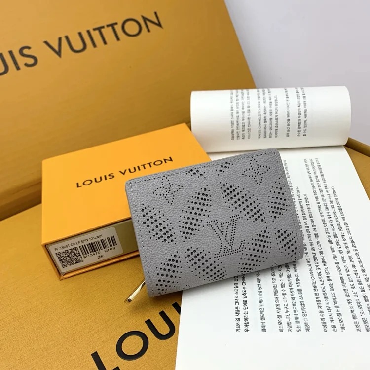 100uis Highversionwithboxtotebagwallet wallet bag image 5
