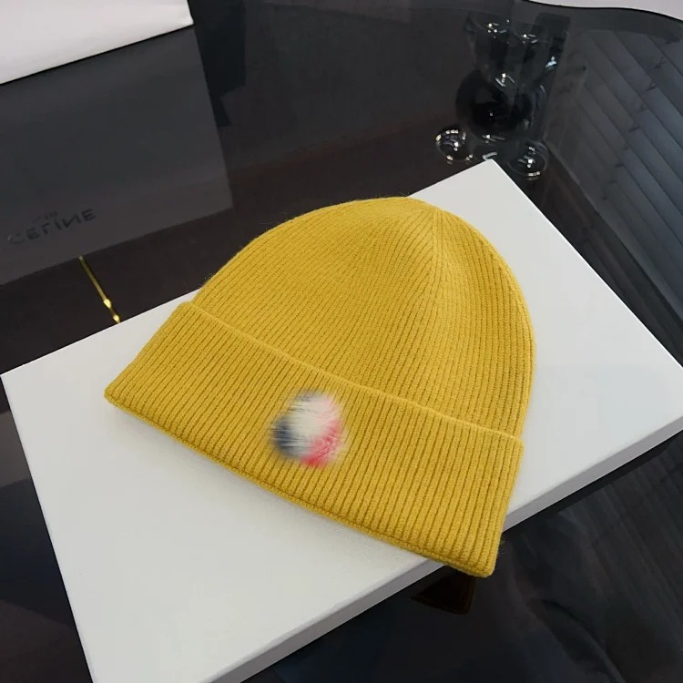 Hua'er and the young Dilireba have the same woolen hat and knitted hat, fashionable and cute, warm in autumn and winter, 2024 new style