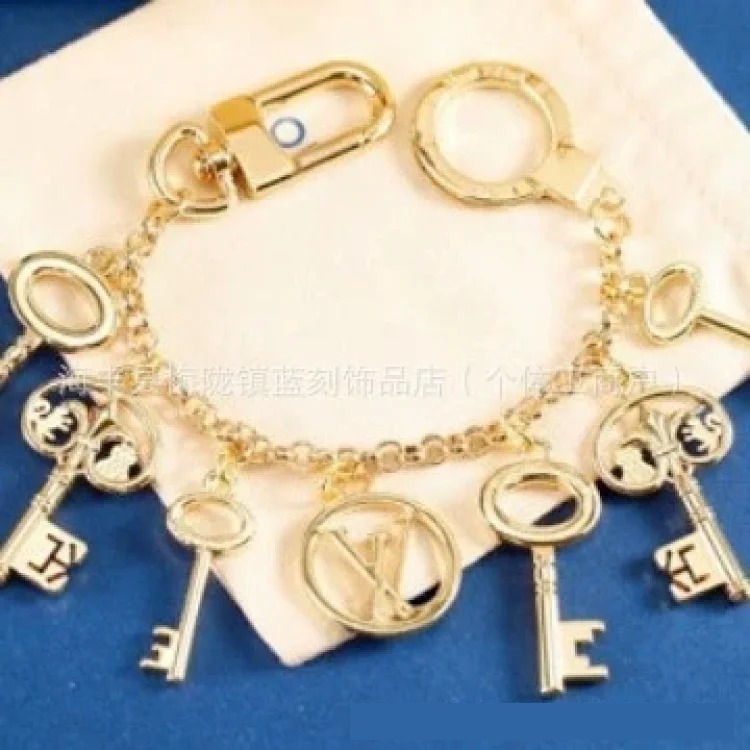 Colorful letter keychain sunflower alloy pendant European and American fashion trend pendant bag chain home