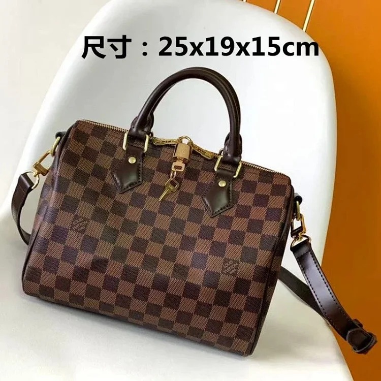 2025 new m men's bag genuine leather pillow bag Boston women's bag travel bag travel bag Darth Vader business bag image 5