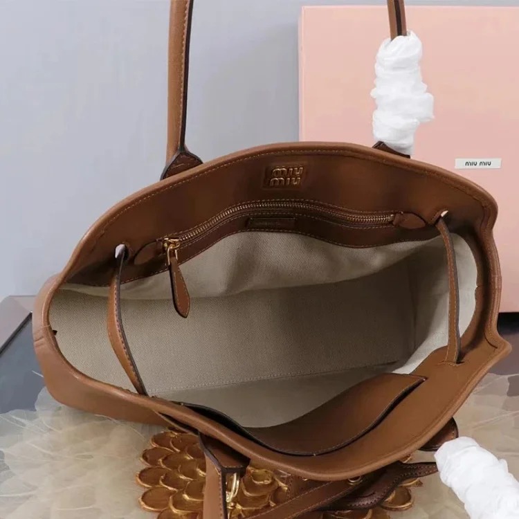 2024miu new retro versatile belt buckle shoulder tote bag large capacity portable briefcase shopping bag