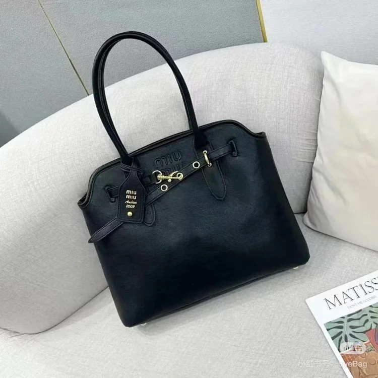 2024miu new retro versatile belt buckle shoulder tote bag large capacity portable briefcase shopping bag