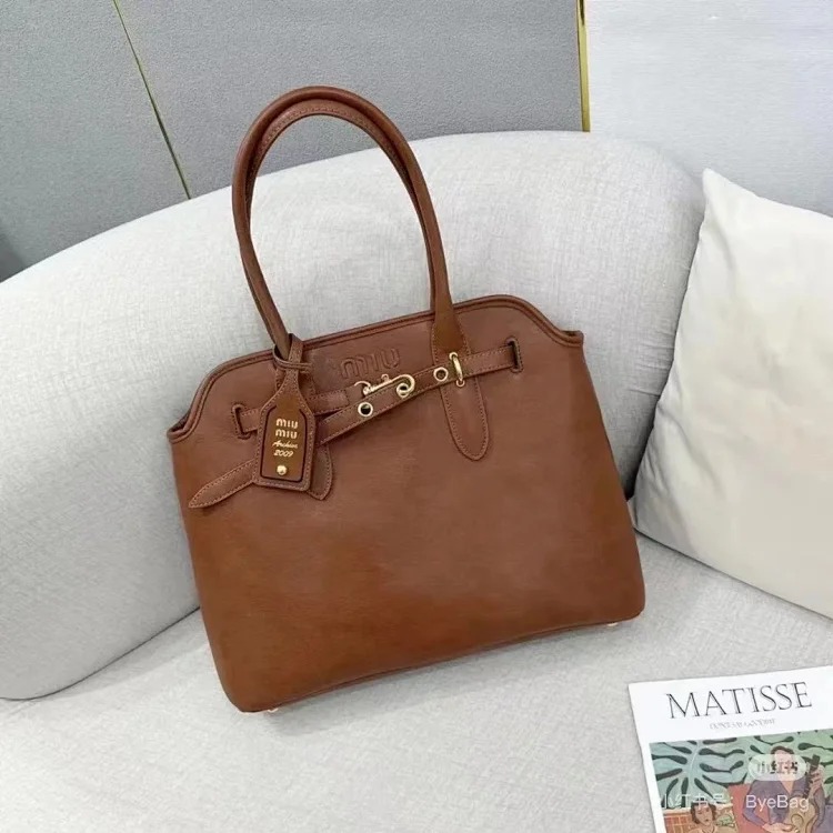 2024miu new retro versatile belt buckle shoulder tote bag large capacity portable briefcase shopping bag
