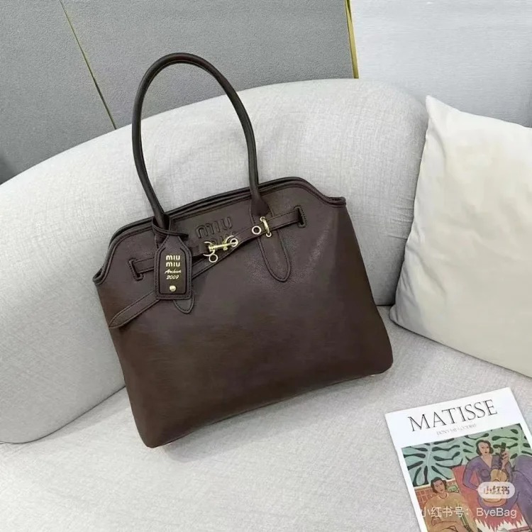 2024miu new retro versatile belt buckle shoulder tote bag large capacity portable briefcase shopping bag