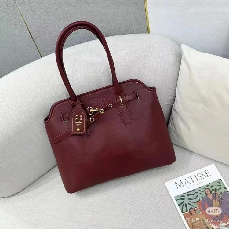 2024miu new retro versatile belt buckle shoulder tote bag large capacity portable briefcase shopping bag