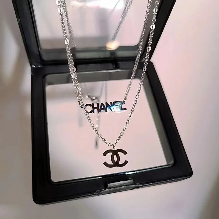 Titanium steel necklace for women, non-fading 2024 new ins high-looking double-layer pendant, high-end fashion accessories, antioxidant