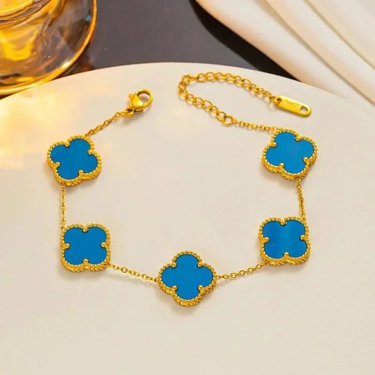 Four-leafcloverpendant bracelet necklace earrings collection