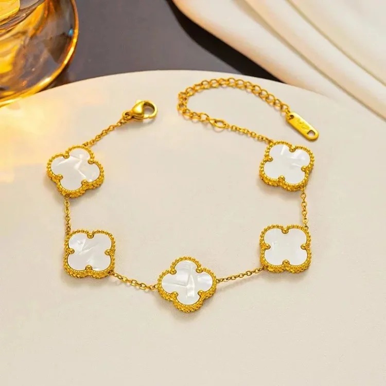 Four-leafcloverpendant bracelet necklace earrings collection
