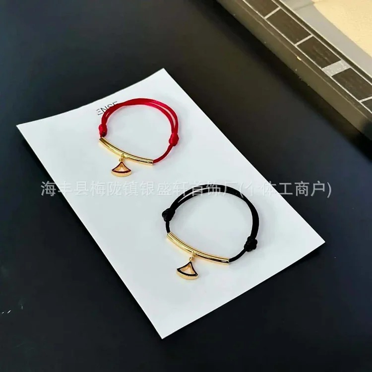 V gold high Baojia fan-shaped skirt Year of the Snake red rope freely adjustable bracelet manufacturer wholesale red bean red bean bracelet