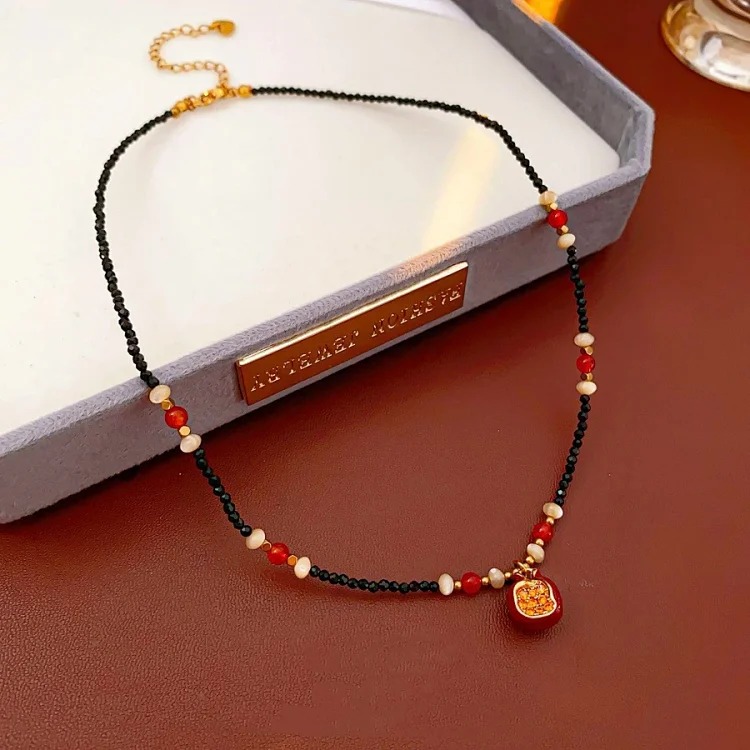 16 Nights Pomegranate Necklace Copper Alloy Original Design Handmade Beaded Retro Light Luxury Red Clavicle Chain for Women