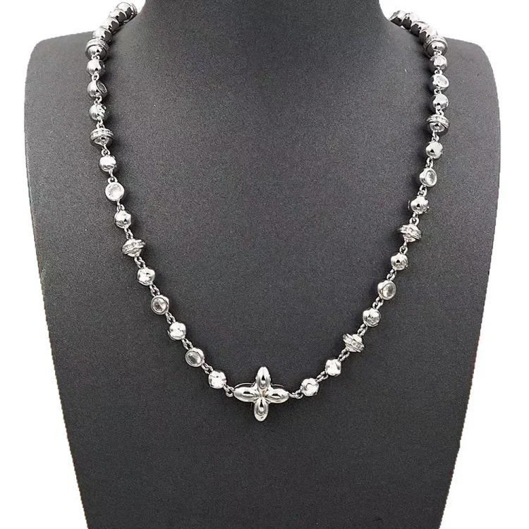Cross-border popular four-leaf clover with diamond beads European and American punk Xiha versatile men and women clavicle necklace bracelet