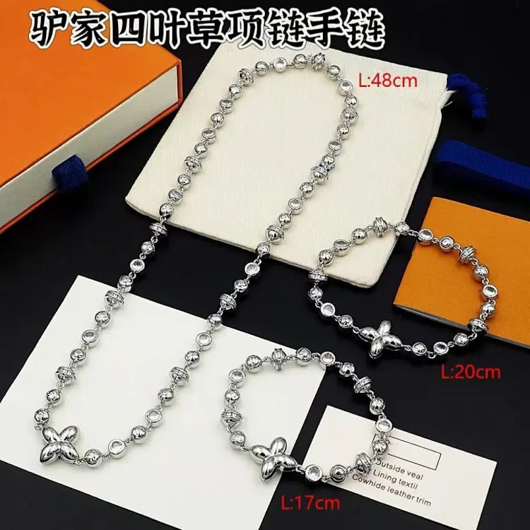 Cross-border popular four-leaf clover with diamond beads European and American punk Xiha versatile men and women clavicle necklace bracelet