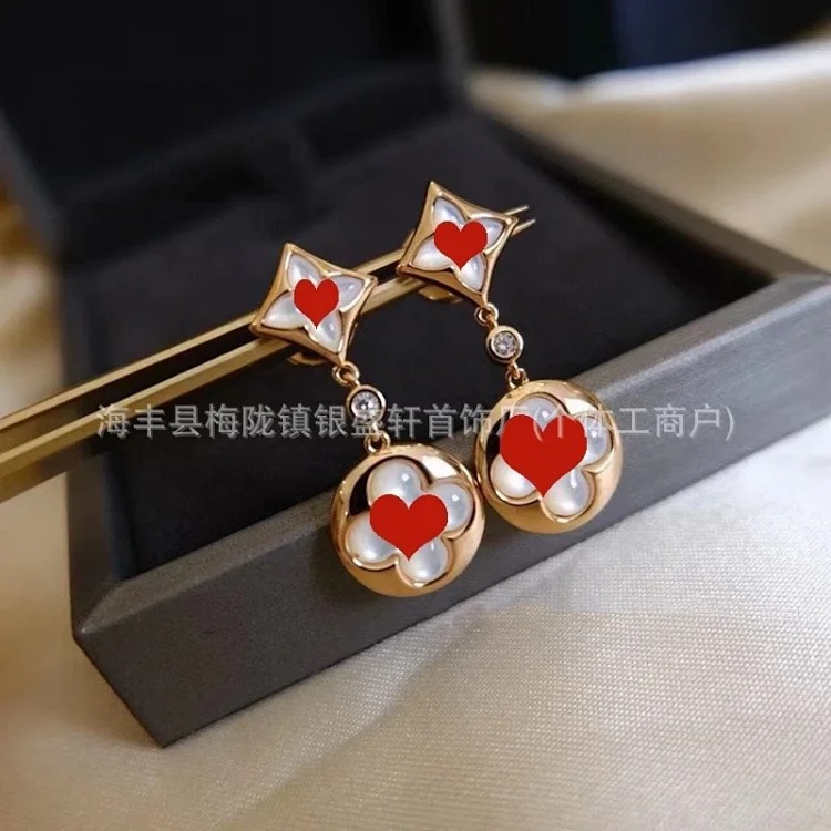 Diamond-shaped pointed flower round cake bracelet necklace for women high V gold double flower versatile mother-of-pearl pendant factory direct sale