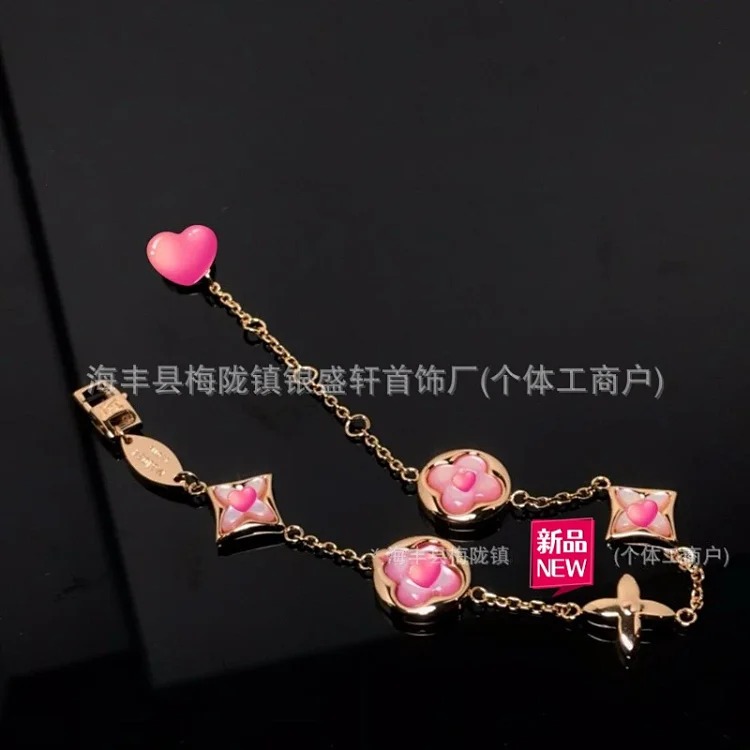 Diamond-shaped pointed flower round cake bracelet necklace for women high V gold double flower versatile mother-of-pearl pendant factory direct sale