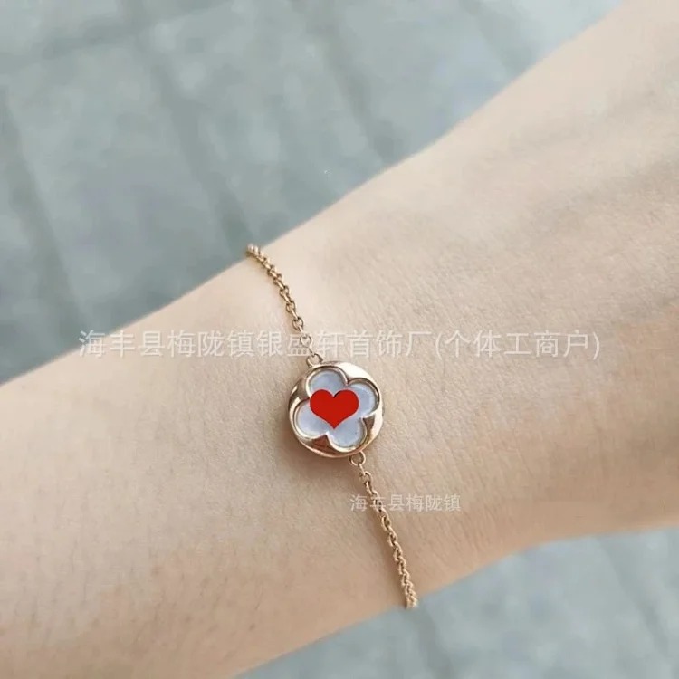 Diamond-shaped pointed flower round cake bracelet necklace for women high V gold double flower versatile mother-of-pearl pendant factory direct sale