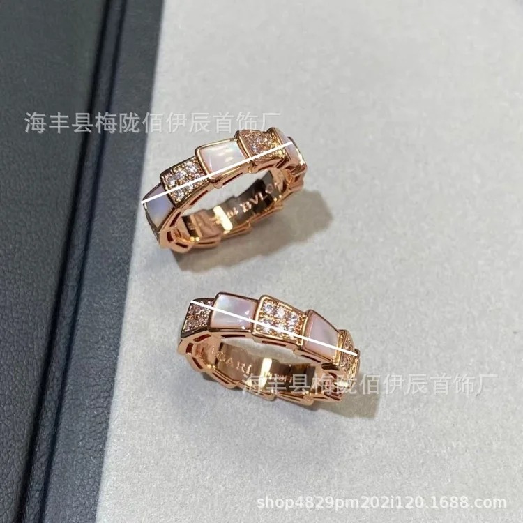 Baojia light luxury white mother-of-pearl ring women's niche design 18K rose gold high-end diamond fashion snake bone ring