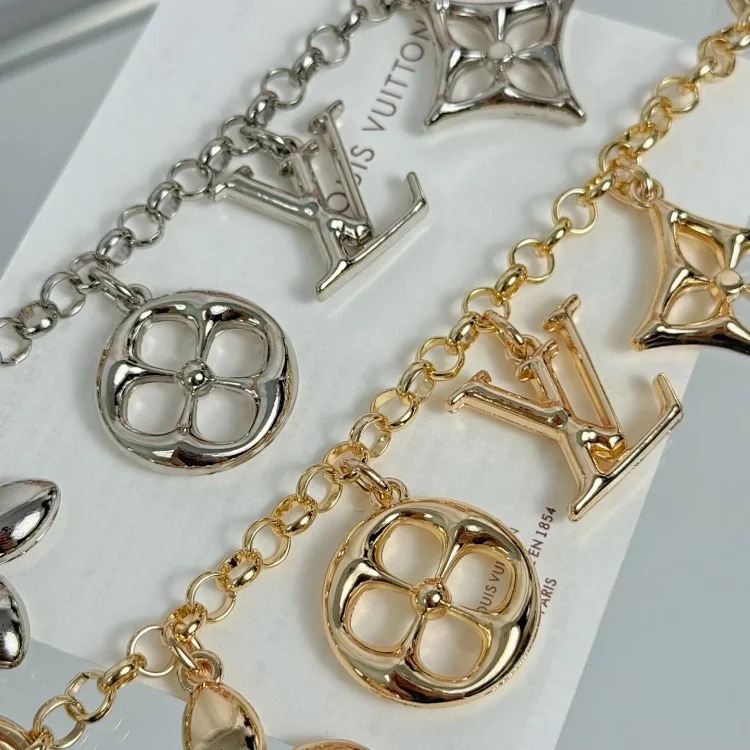 XXX-LYWD metal chain flower and letter string bag chain bag pendant-4010