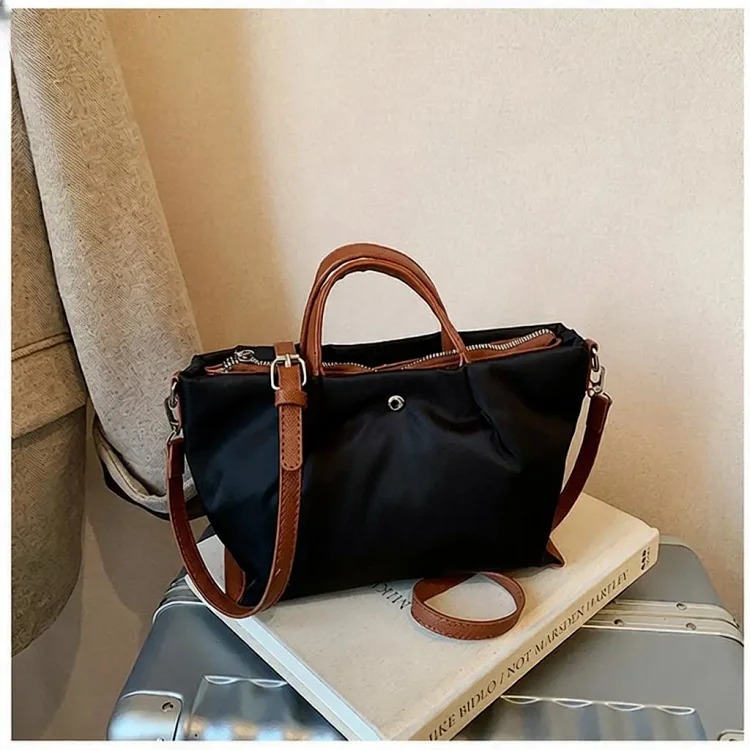 2026 New Women's Bag Large Capacity Casual Commuting Shoulder Bag Women's Lightweight Simple Portable Fashion Temperament Tote Bag