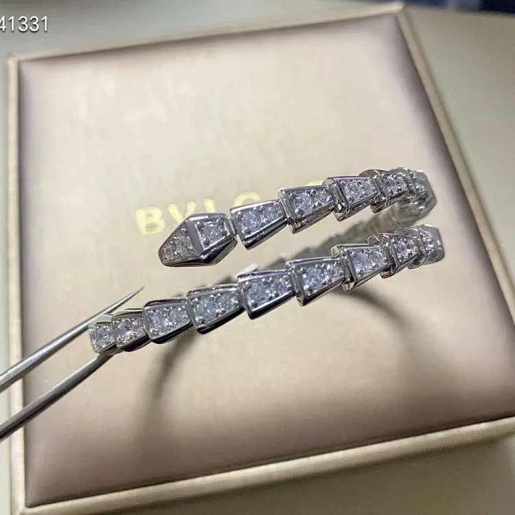 High-end V gold thick gold electroplated Baojia spring snake bracelet European and American popular cross-border hot style Xiaohongshu same style bracelet(pic10) High-end V gold thick gold electroplated Baojia spring snake bracelet European and American popular cross-border hot style Xiaohongshu same style bracelet
