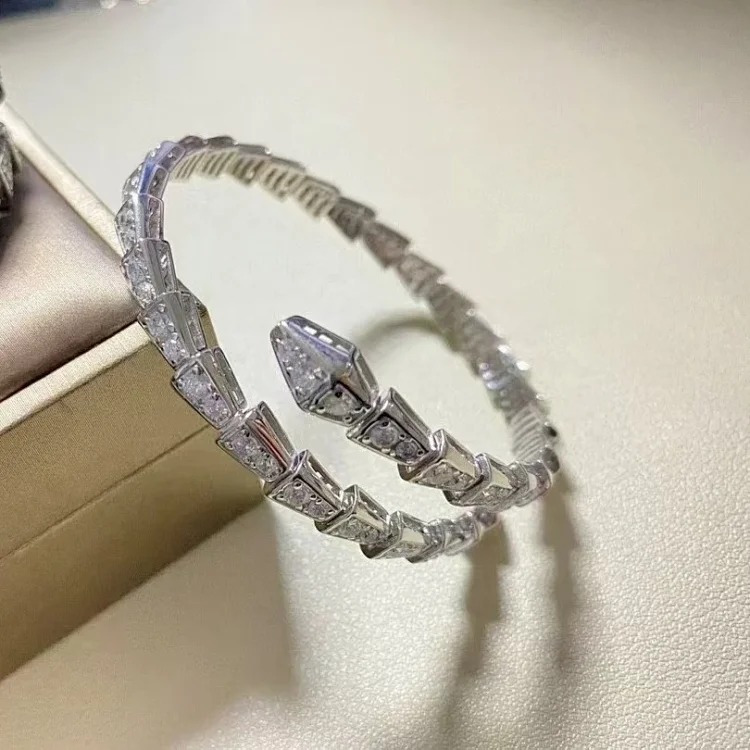 High-end V gold thick gold electroplated Baojia spring snake bracelet European and American popular cross-border hot style Xiaohongshu same style bracelet(pic12) High-end V gold thick gold electroplated Baojia spring snake bracelet European and American popular cross-border hot style Xiaohongshu same style bracelet