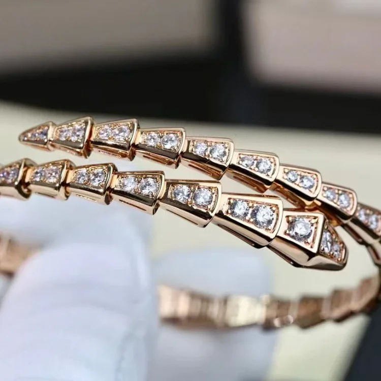 High-end V gold thick gold electroplated Baojia spring snake bracelet European and American popular cross-border hot style Xiaohongshu same style bracelet(pic3) High-end V gold thick gold electroplated Baojia spring snake bracelet European and American popular cross-border hot style Xiaohongshu same style bracelet