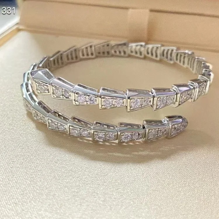 High-end V gold thick gold electroplated Baojia spring snake bracelet European and American popular cross-border hot style Xiaohongshu same style bracelet(pic4) High-end V gold thick gold electroplated Baojia spring snake bracelet European and American popular cross-border hot style Xiaohongshu same style bracelet