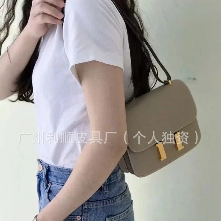 Foreign trade Guangzhou high-quality H buckle stewardess bag Kangkang small square bag EP genuine leather palm print tofu bag single shoulder crossbody womens bag(pic10) Foreign trade Guangzhou high-quality H buckle stewardess bag Kangkang small square bag EP genuine leather palm print tofu bag single shoulder crossbody women's bag