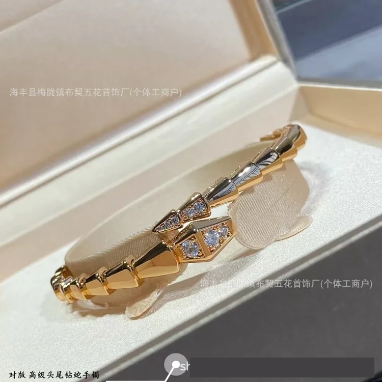 V gold high Baojia spring full diamond snake bracelet snake bone tail diamond CNC carved and plated 18K rose gold