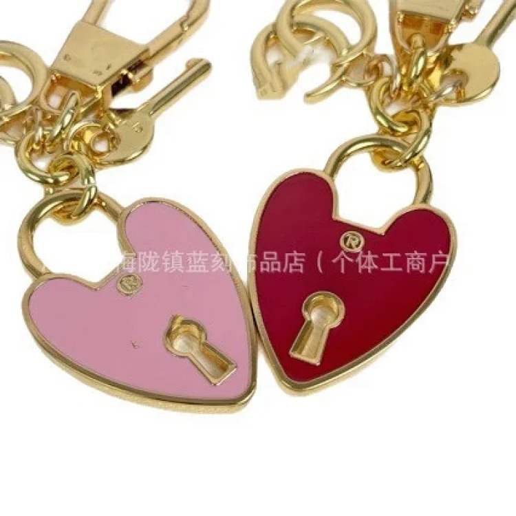 G family fashion lock key love letter keychain bag key pendant Gujia one piece drop shipping