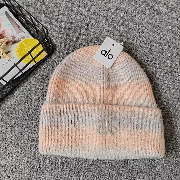 Gradient knitted hat image 6