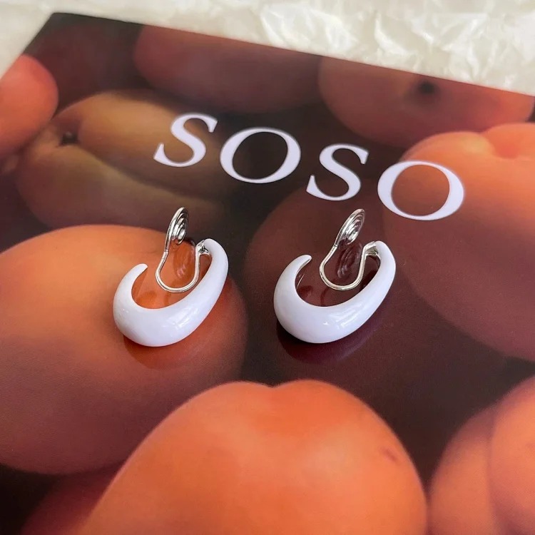 Autumn and winter milk style gentle square C circle dripping glazed mosquito coil ear clip high-end simple 925 silver nail earrings jewelry for women