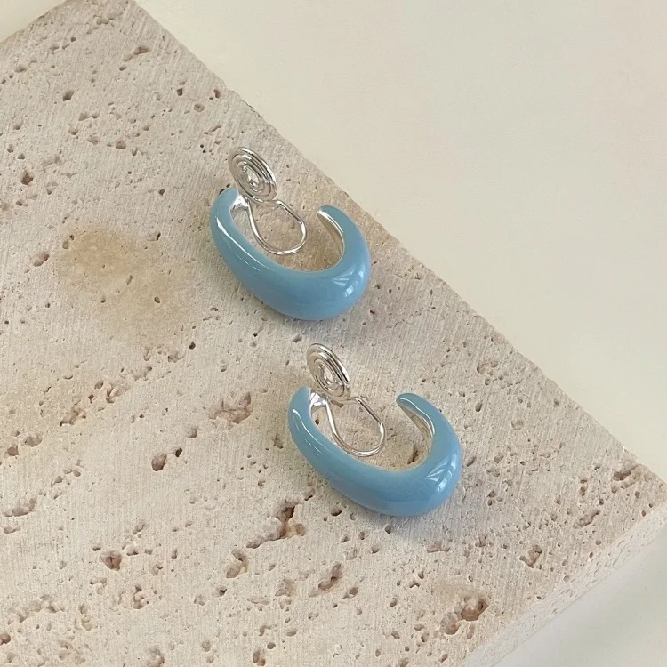 Autumn and winter milk style gentle square C circle dripping glazed mosquito coil ear clip high-end simple 925 silver nail earrings jewelry for women