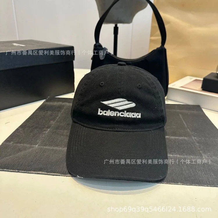 New outdoor baseball cap for men and women, fashionable peaked cap, enlarged head circumference to show face, small wide brim sun hat wholesale