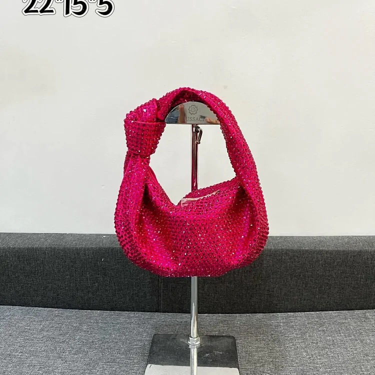 IV shoulder bag image 3