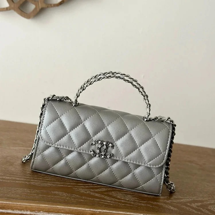 And various styles of bags image 2