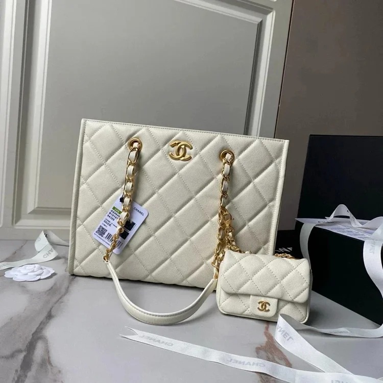 And various styles of bags image 6