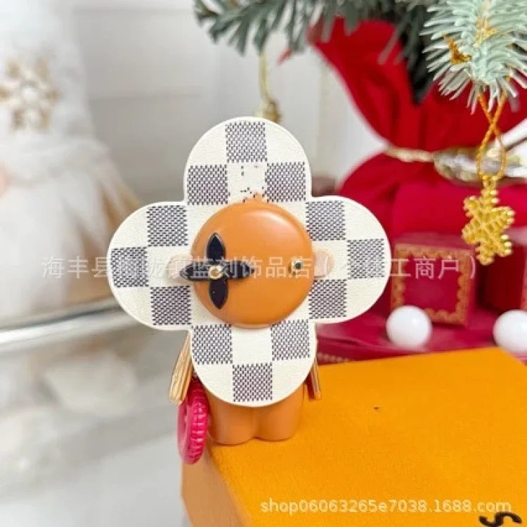 New Sunflower Vivian Keychain Bag Key Pendant Home Pendant Bag Chain One Piece Dropshipping
