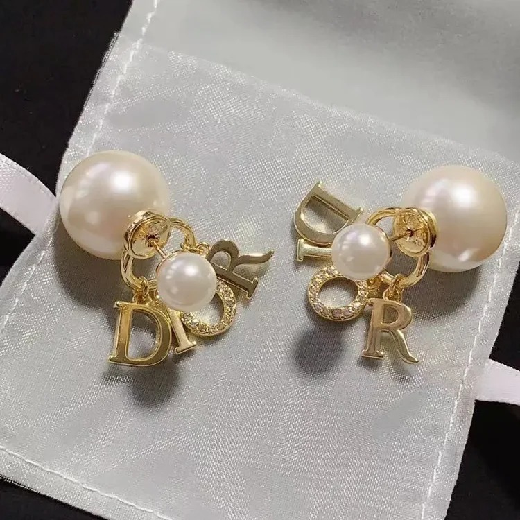 New G Pearl Love Stud Earrings Feminine Stud Earrings