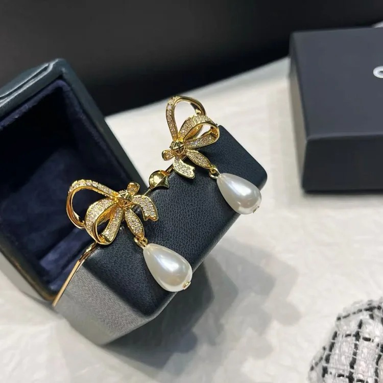 New G Pearl Love Stud Earrings Feminine Stud Earrings
