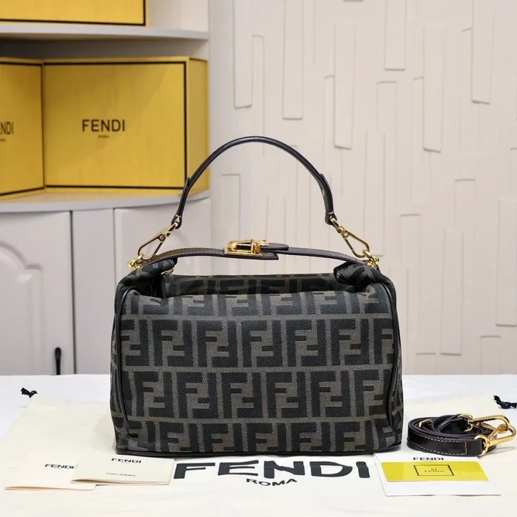 Crossbody bag image 2