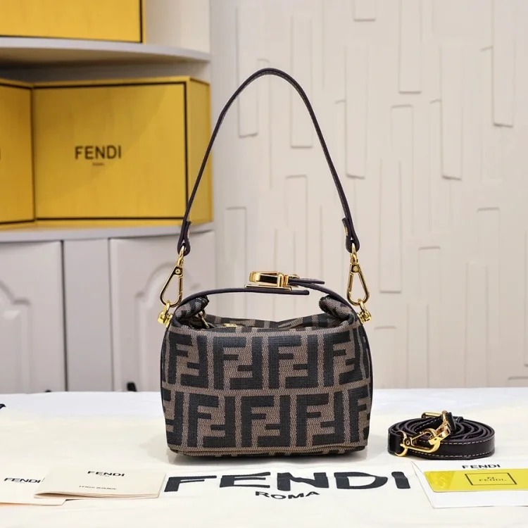 Crossbody bag image 3