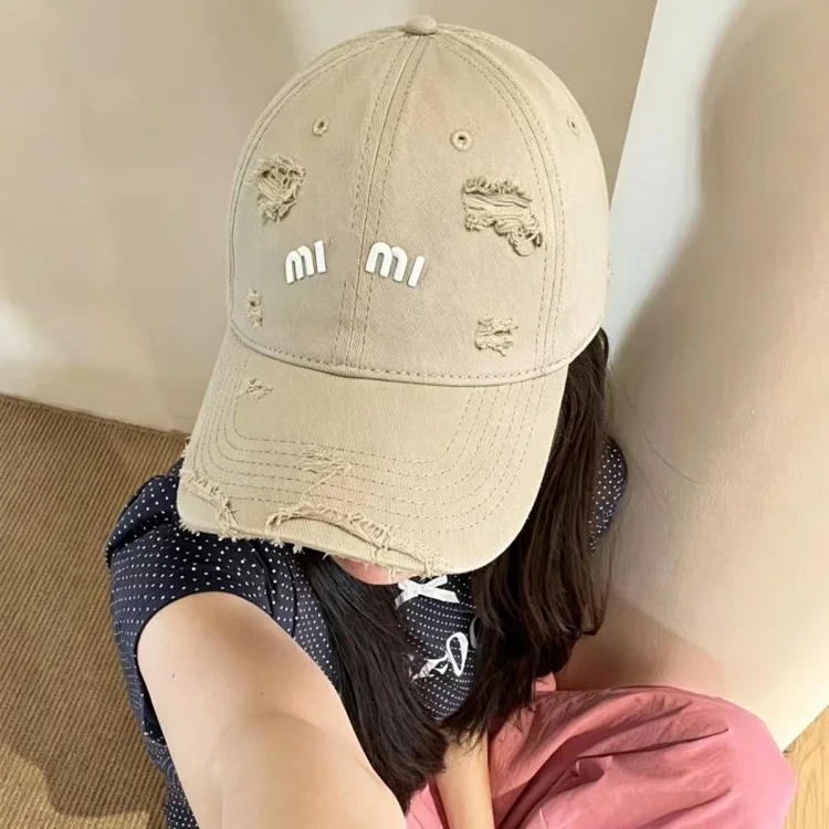 High-quality MU home small baseball cap with holes to show face, street trend soft top cap, couple sunshade hat letter