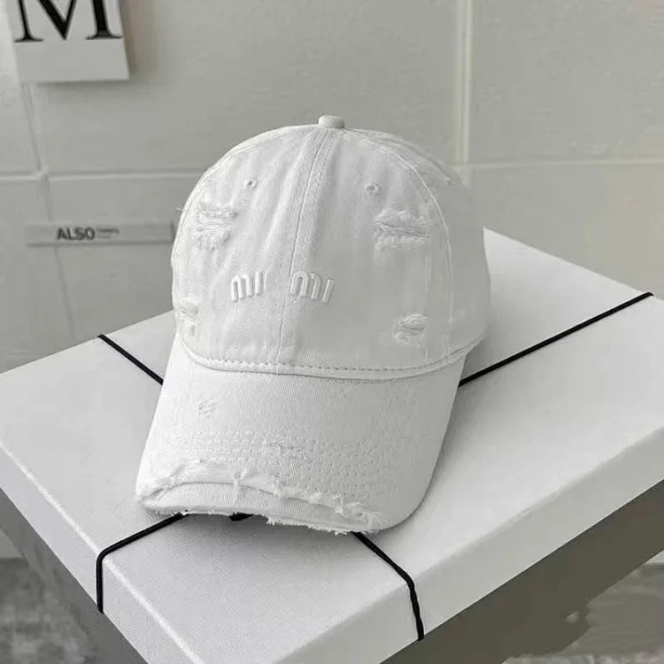 High-quality MU home small baseball cap with holes to show face, street trend soft top cap, couple sunshade hat letter
