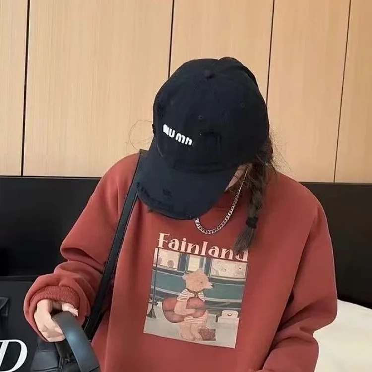 High-quality MU home small baseball cap with holes to show face, street trend soft top cap, couple sunshade hat letter